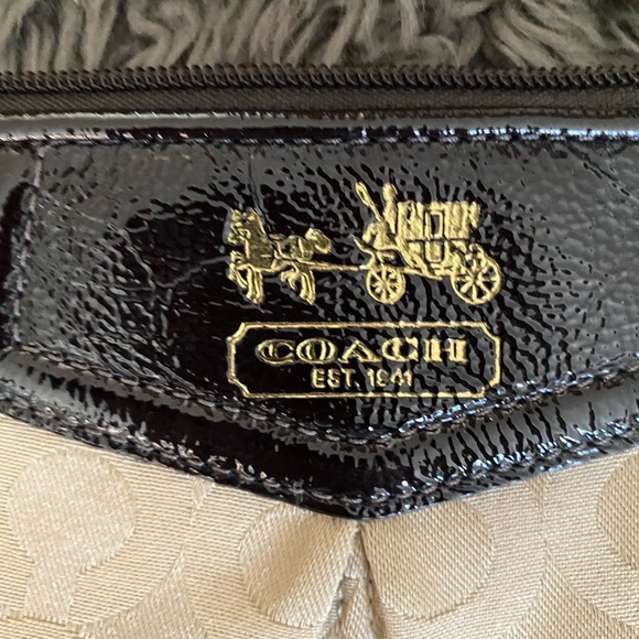 NWOT Coach wristlet with modern “C” on the traditional canvas gold material. - Picture 4 of 5